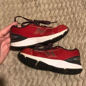 👟 3/40$ NEW BALANCE BOYS SIZE 10.5 TENNIS SHOES